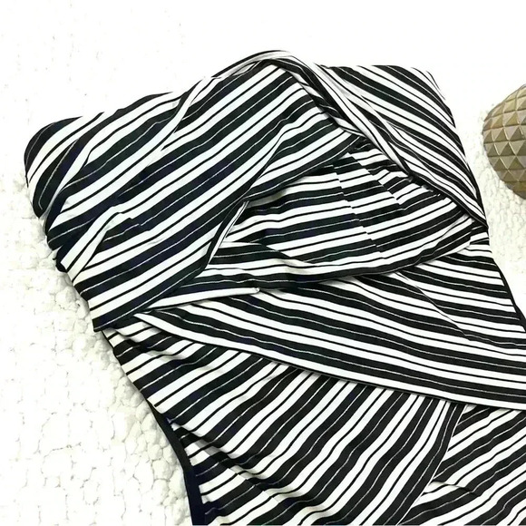 Miraclesuit Black/White Strapless Lucky Strike Layered Muse Bandeau Swimsuit - Picture 6 of 16